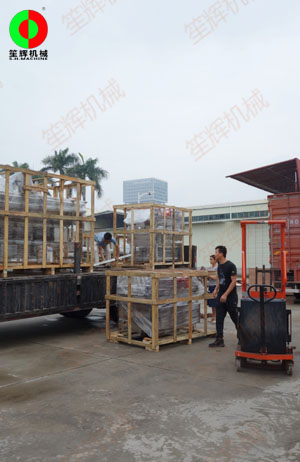 提升輸送機、渦流洗菜機、毛刷清洗去皮機等設備交付客戶！